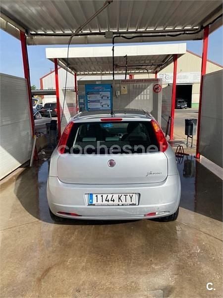 Usado Fiat Grande Punto Active 77 CV (56 kW) 2008 Gris / plata Utilitario