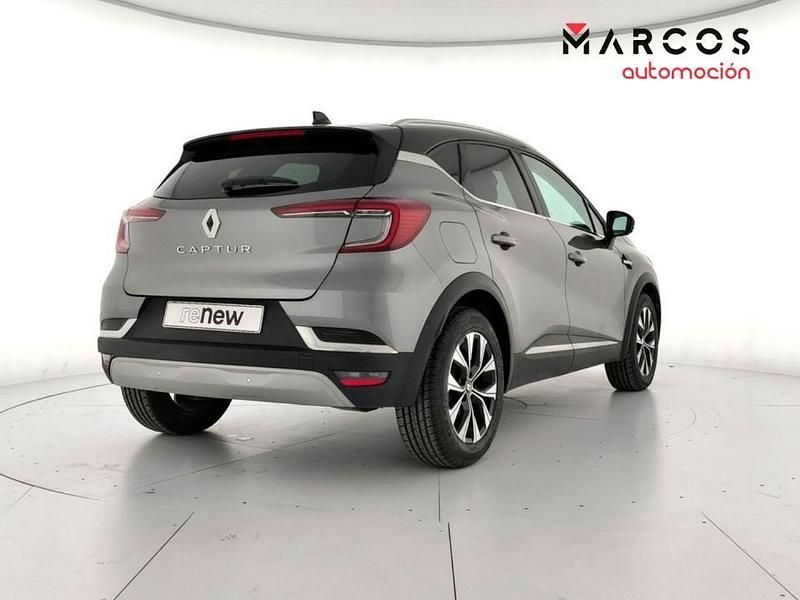 Usado Renault Captur Techno 140 CV (102 kW) 2023 Gris SUV
