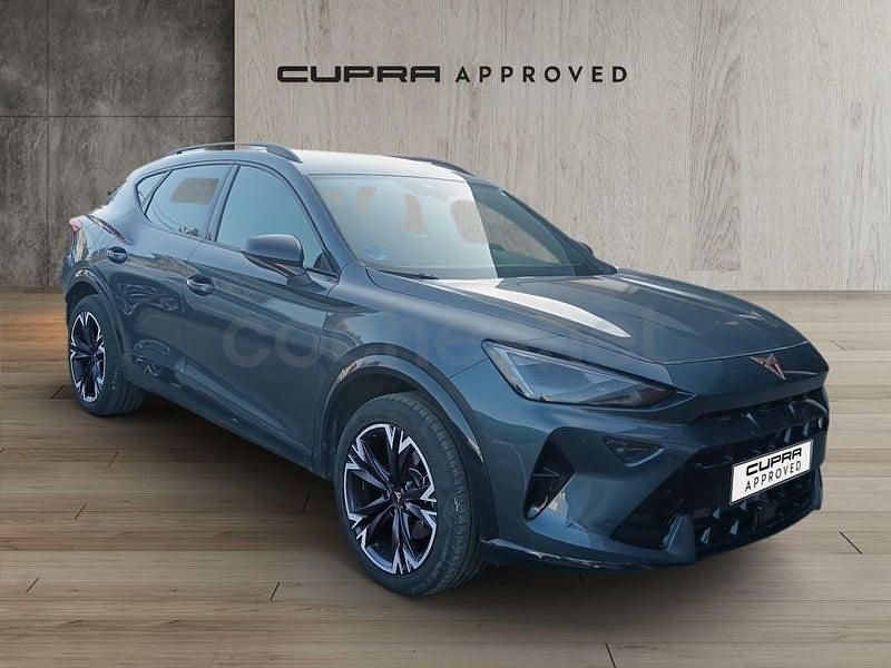 Usado Cupra Formentor 204 CV (150 kW) 2025 Gris / plata SUV