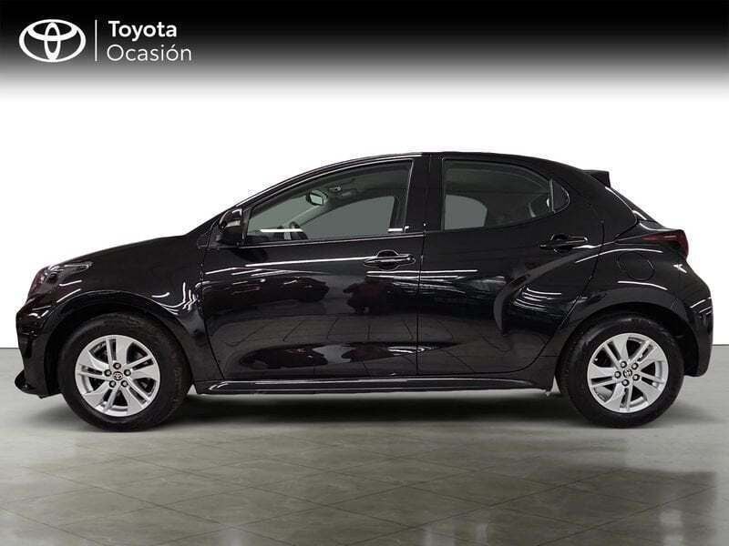 Usado Toyota Yaris Edition 125 CV (91 kW) 2024 Negro Berlina