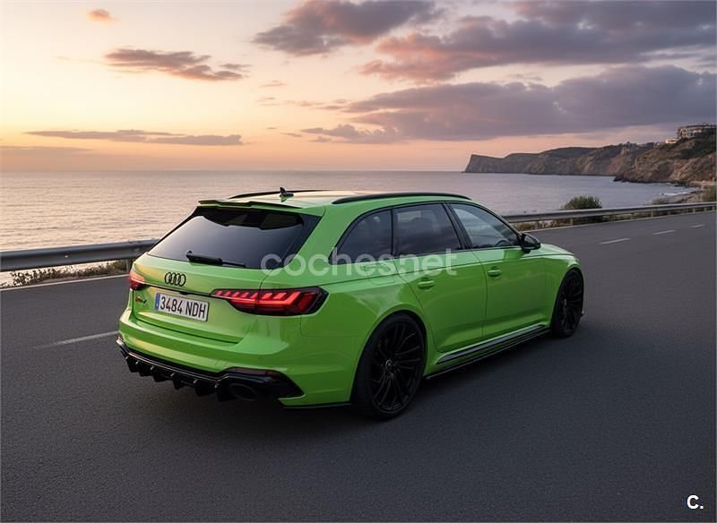 Usado Audi RS4 450 CV (330 kW) 2021 Verde Familiar