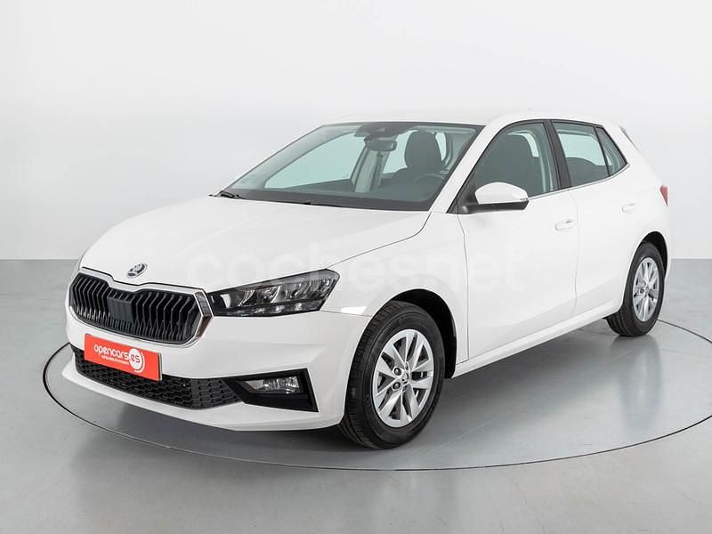 Blanco Usado 2023 Skoda Fabia Ambition Utilitario | 15.300 € (Precio justo) - Imagen 1/4