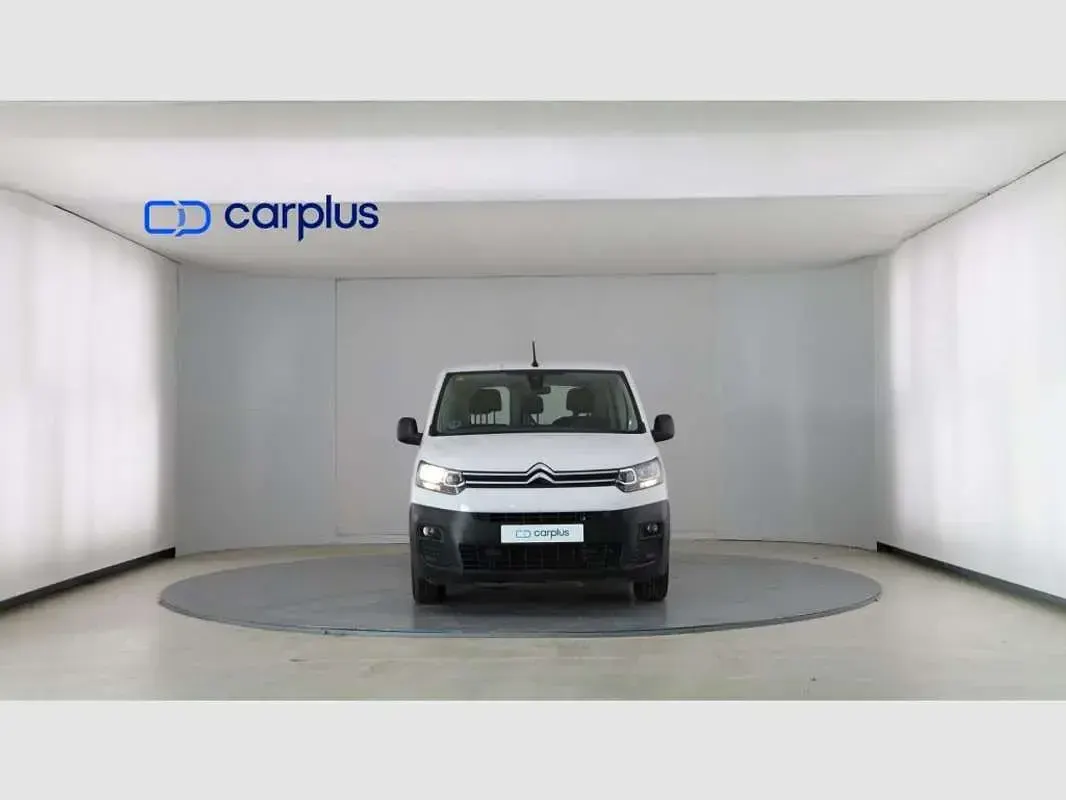 Usado Citroën Berlingo Live 102 CV (75 kW) 2022 Blanco Monovolumen