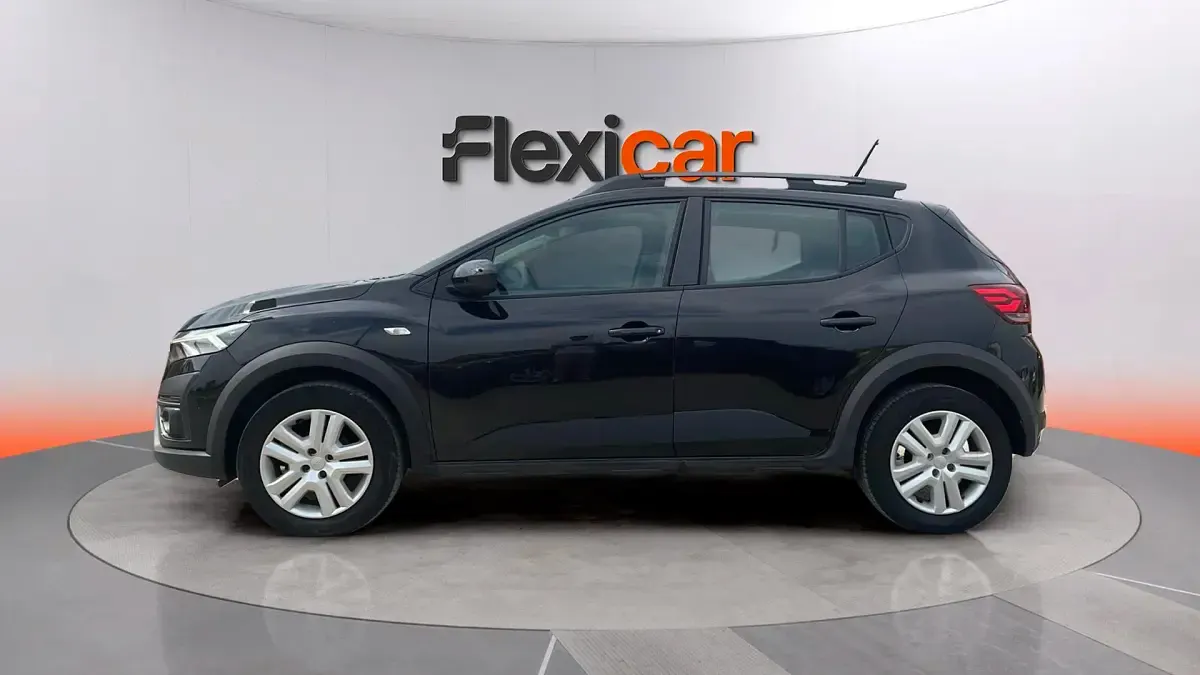 Usado Dacia Sandero Essentiel 101 CV (74 kW) 2023 Negro Berlina