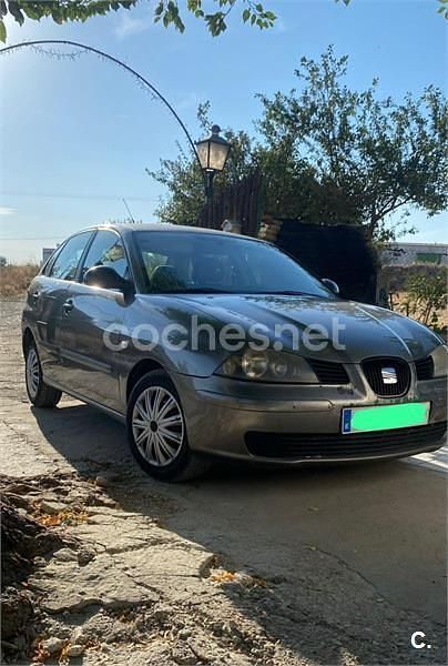 Usado Seat Ibiza Stella 64 CV (47 kW) 2003 Gris / plata Utilitario