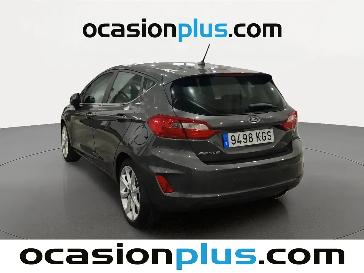 Usado Ford Fiesta Titanium 100 CV (73 kW) 2018 Gris Utilitario
