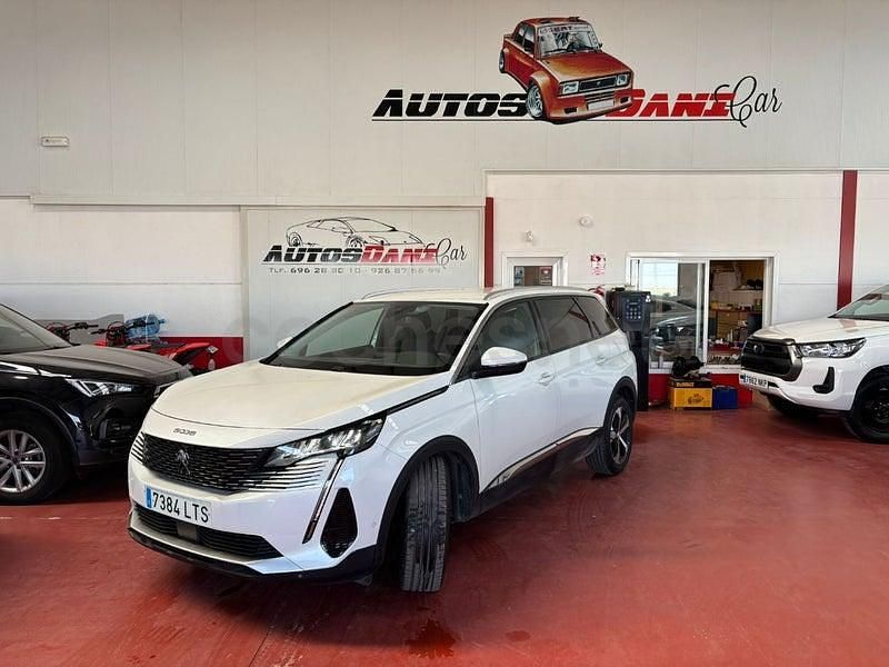 Usado Peugeot 5008 Allure 130 CV (95 kW) 2022 Blanco SUV