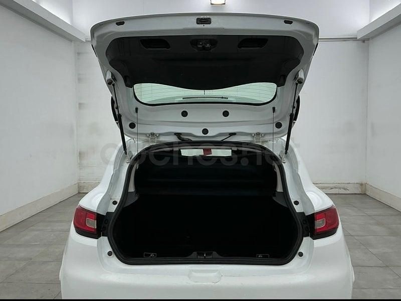 Usado Renault Clio IV Business 75 CV (55 kW) 2016 Blanco Berlina