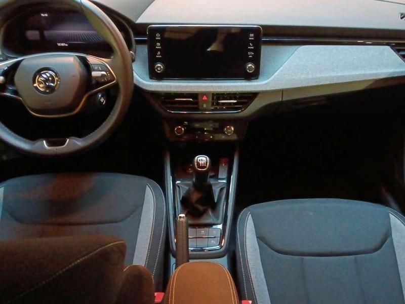 Usado Skoda Scala Selection 116 CV (85 kW) 2025 Blanco Utilitario