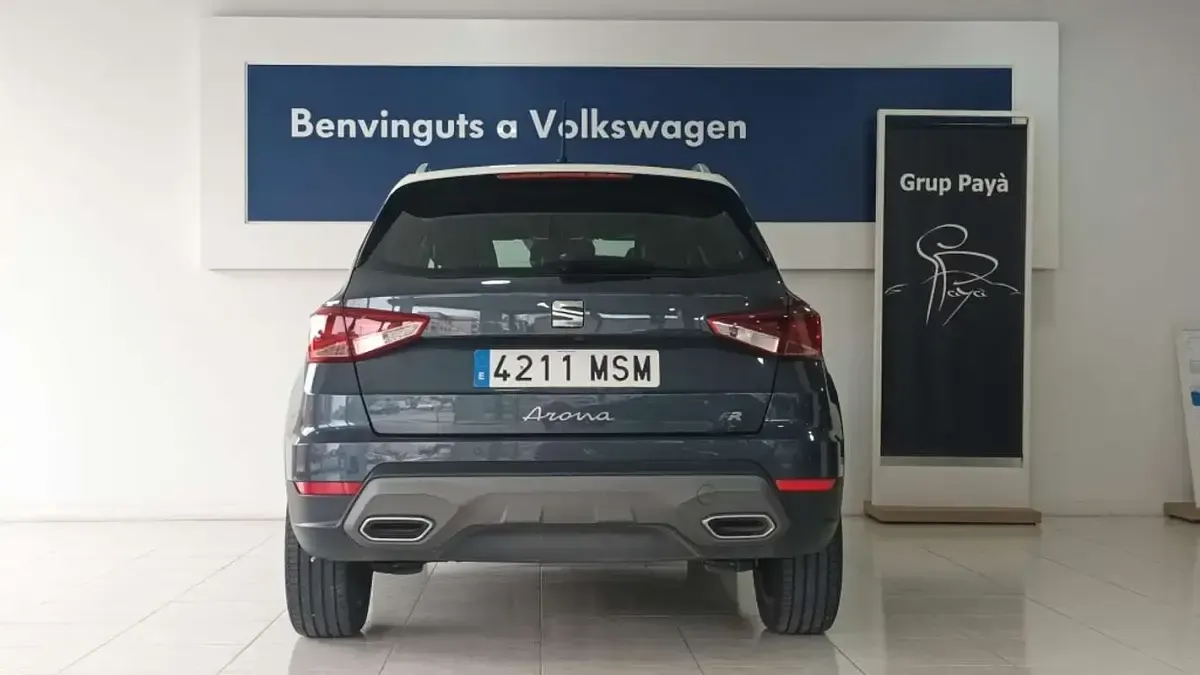 Usado Seat Arona FR 116 CV (85 kW) 2024 Gris SUV