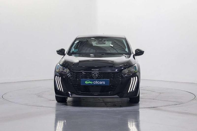 Usado Peugeot 208 Allure 102 CV (75 kW) 2025 Negro Utilitario