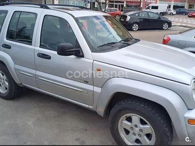 Usado Jeep Cherokee Limited 210 CV (154 kW) 2003 Gris / plata SUV