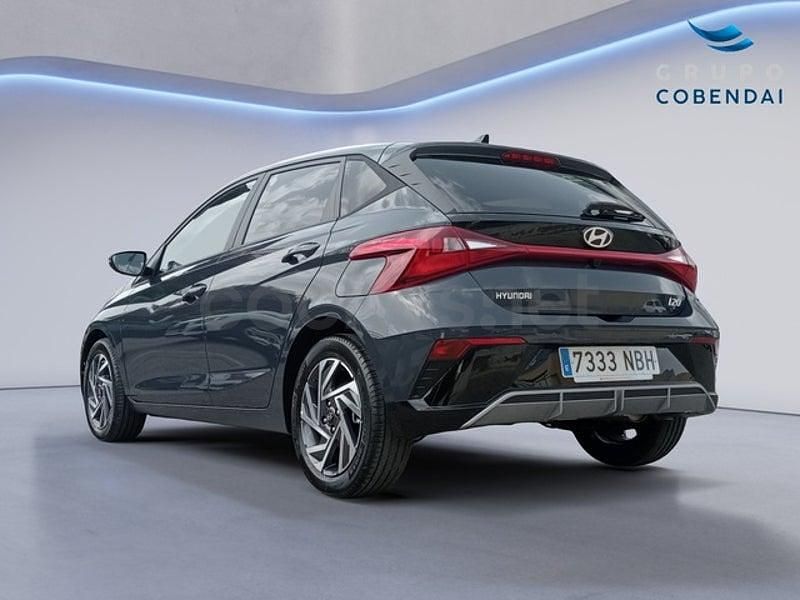 Usado Hyundai i20 100 CV (73 kW) 2025 Gris / plata Utilitario