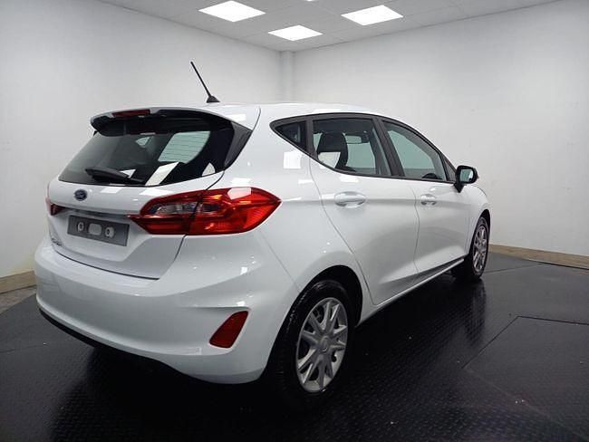 Usado Ford Fiesta Trend 75 CV (55 kW) 2021 Blanco Utilitario