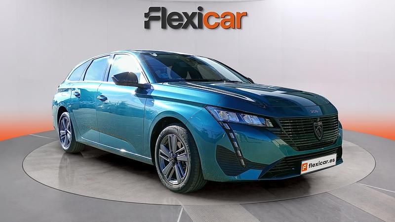 Usado Peugeot 308 Active 131 CV (96 kW) 2023 Verde Utilitario