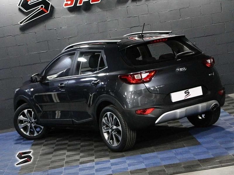Usado Kia Stonic 101 CV (74 kW) 2020 Gris SUV