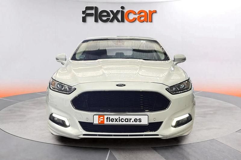 Usado Ford Mondeo Trend 125 CV (91 kW) 2016 Blanco Berlina