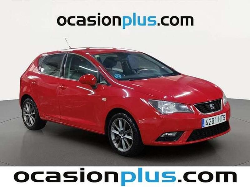 Usado Seat Ibiza Style 86 CV (63 kW) 2013 Rojo Utilitario