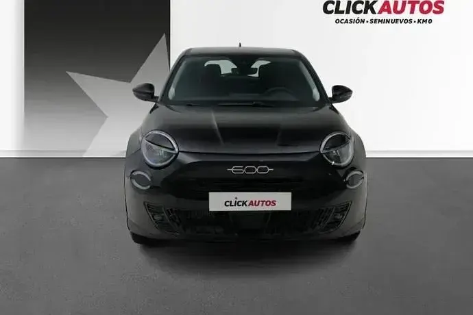 Usado Fiat 600 100 CV (73 kW) 2025 Negro SUV