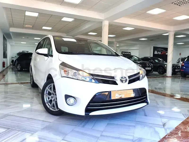 Usado Toyota Verso Advance 112 CV (82 kW) 2015 Blanco Monovolumen