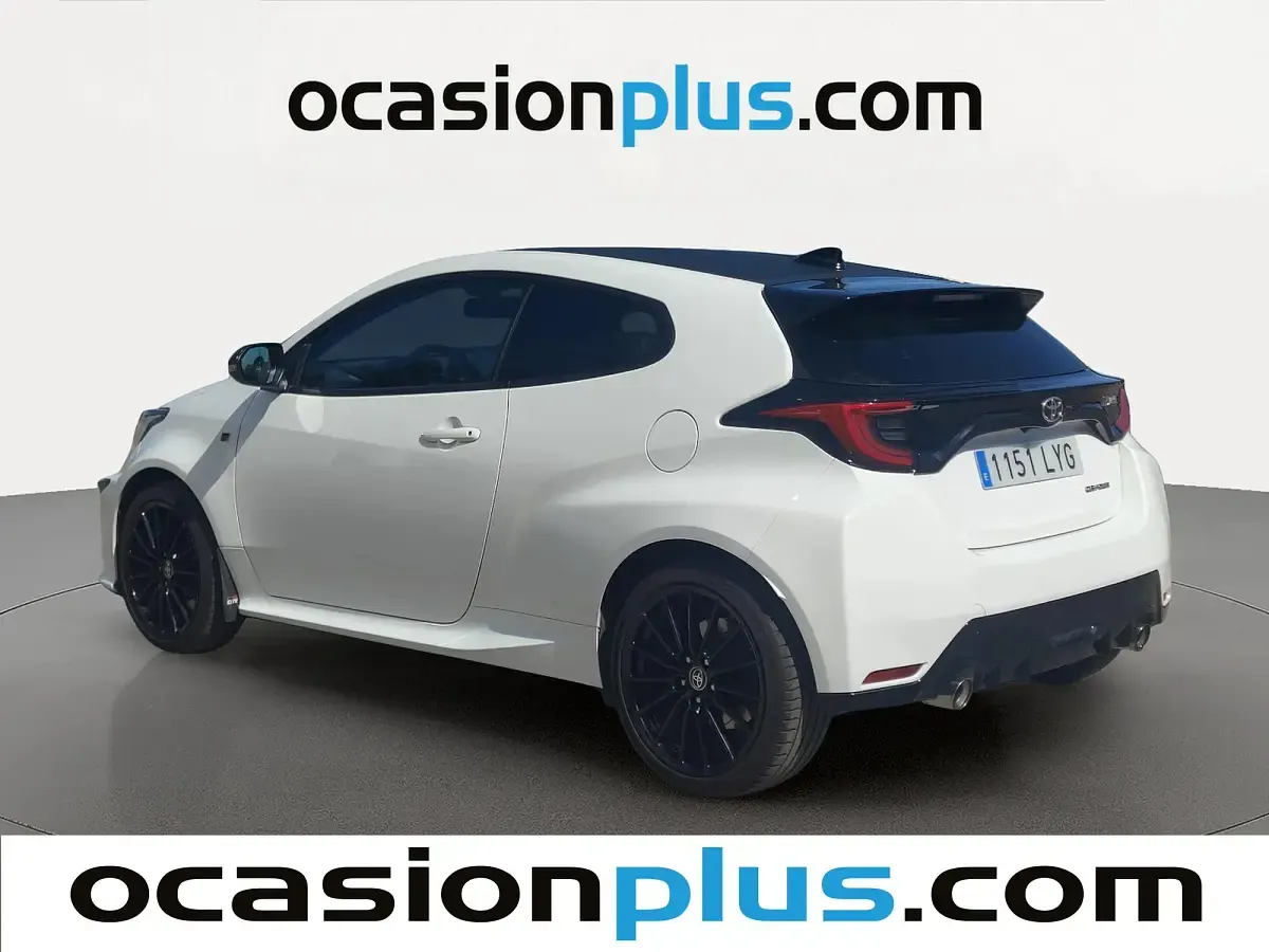 Usado Toyota Yaris 261 CV (191 kW) 2022 Blanco Utilitario