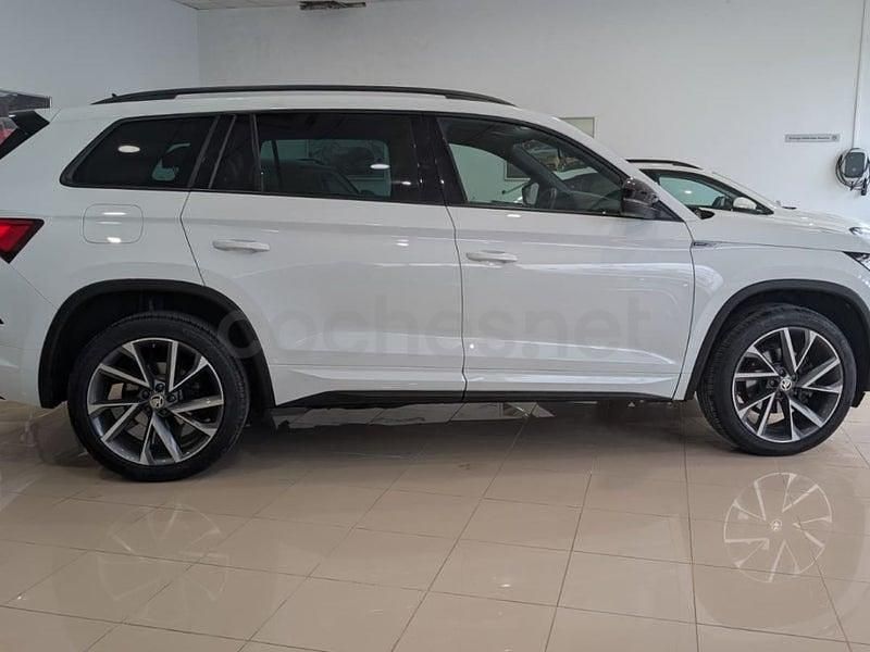Usado Skoda Kodiaq SportLine 150 CV (110 kW) 2021 Blanco SUV