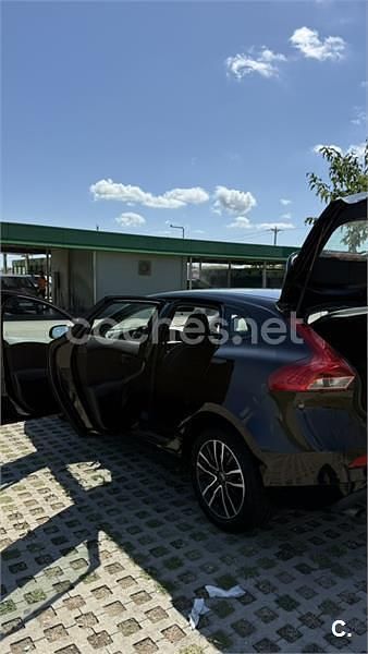 Negro Usado 2016 Volvo V40 R-Design Momentum Familiar | 11.000 € (Super precio) - Imagen 1/4