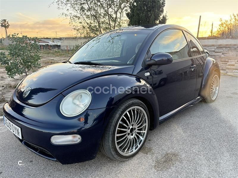 Usado VW New Beetle 150 CV (110 kW) 2000 Azul Utilitario