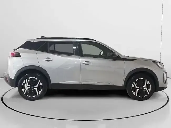 Usado Peugeot 2008 Allure 130 CV (95 kW) 2024 Gris SUV