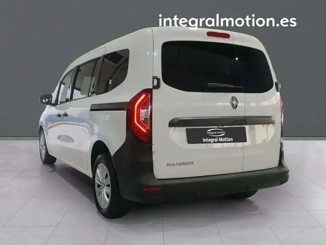 Usado Renault Kangoo 95 CV (69 kW) 2024 Blanco Monovolumen