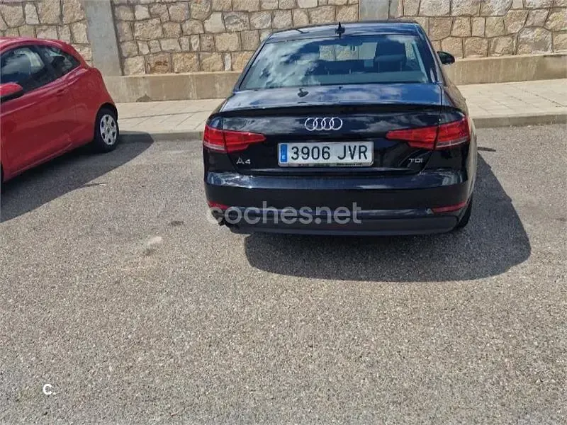 Usado Audi A4 150 CV (110 kW) 2016 Negro Berlina