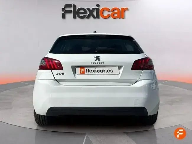 Usado Peugeot 308 Business-Line 100 CV (73 kW) 2019 Blanco Berlina