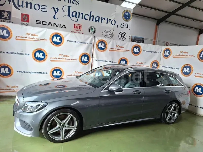 Usado Mercedes C300 231 CV (169 kW) 2018 Gris / plata Familiar