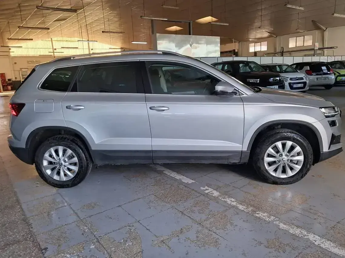 Usado Skoda Karoq Ambition 150 CV (110 kW) 2023 Gris SUV