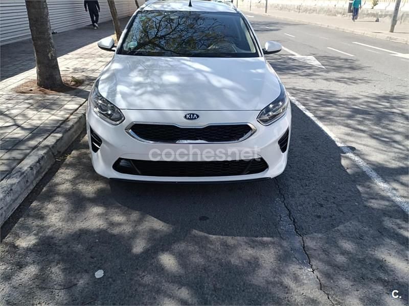 Usado Kia Ceed 136 CV (100 kW) 2021 Blanco Utilitario