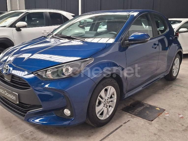 Azul Usado 2022 Toyota Yaris Berlina | 17.500 € (Precio justo) - Imagen 1/4