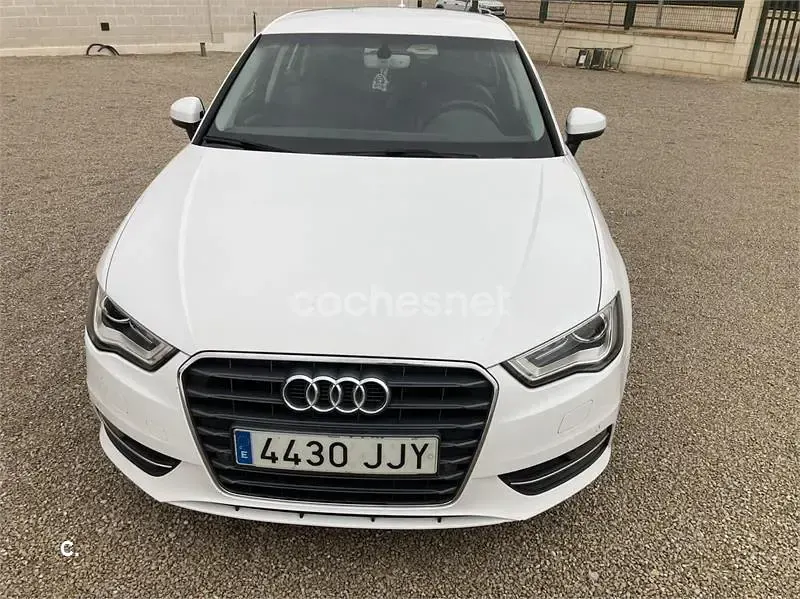 Usado Audi A3 Advanced 110 CV (80 kW) 2015 Blanco Berlina