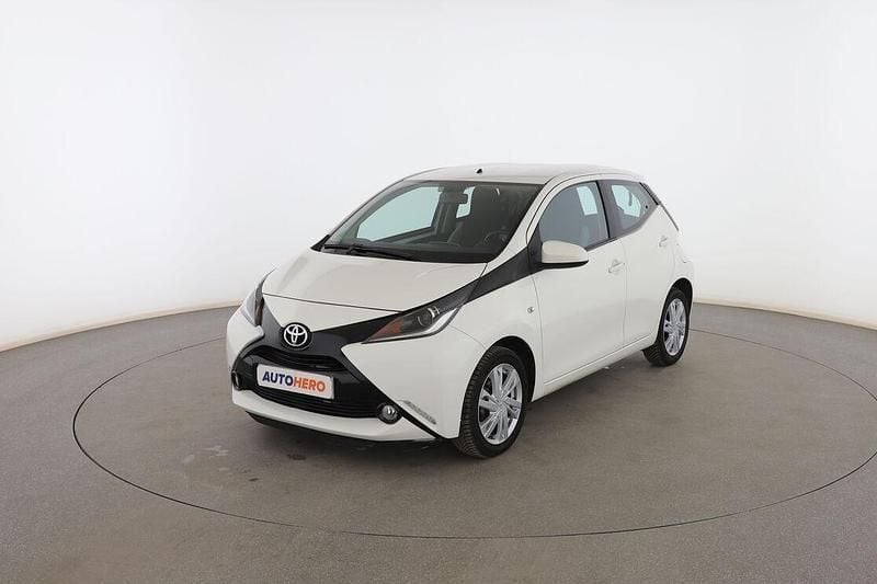 Blanco Usado 2016 Toyota Aygo X-play Utilitario | 11.199 € (Caro) - Imagen 1/3