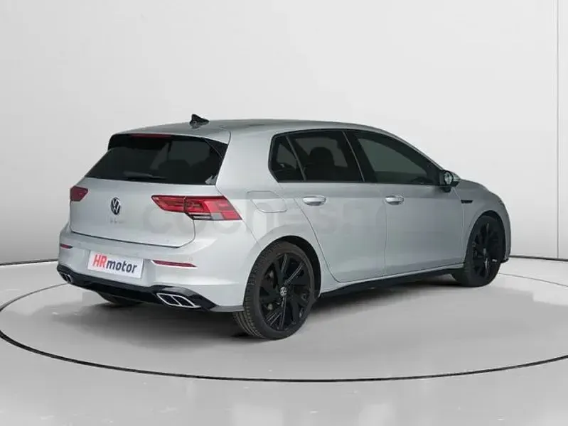 Usado VW Golf VIII R-line 150 CV (110 kW) 2023 Gris / plata Berlina