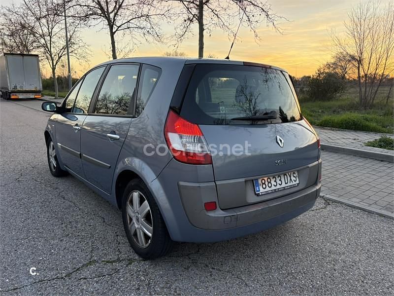 Usado Renault Scénic II Expression 105 CV (77 kW) 2006 Gris / plata Monovolumen