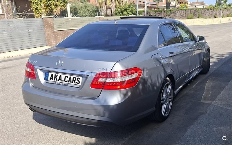 Usado Mercedes E220 Elegance 170 CV (125 kW) 2010 Gris / plata Familiar