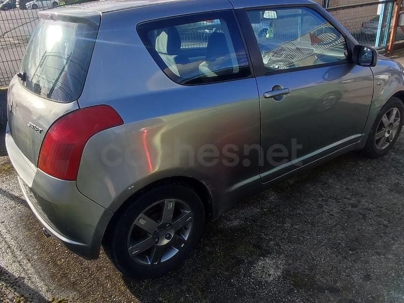 Usado Suzuki Swift GL 69 CV (50 kW) 2006 Gris / plata Utilitario
