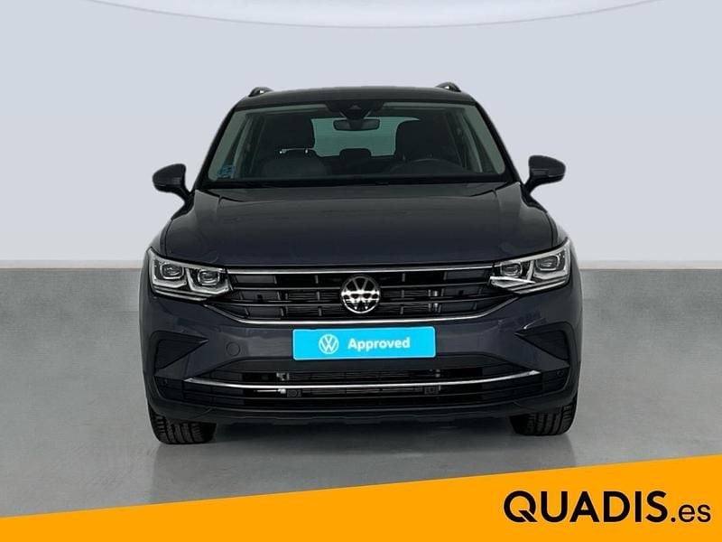 Usado VW Tiguan Life 150 CV (110 kW) 2024 Gris SUV