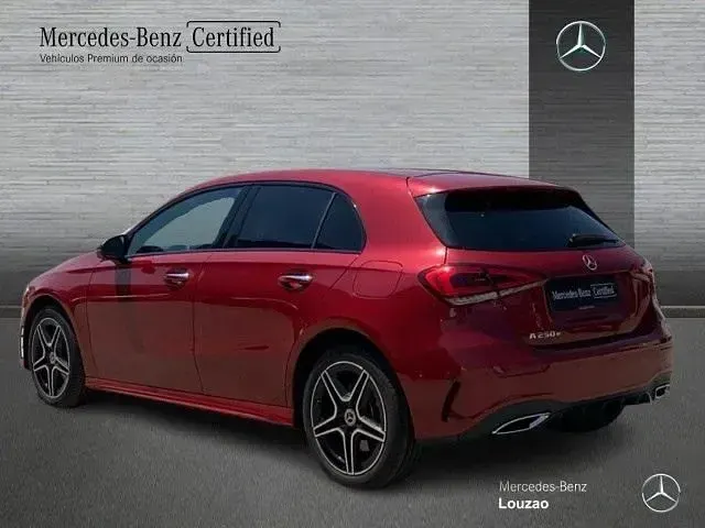 Usado Mercedes A250 AMG line 218 CV (160 kW) 2022 Manufaktur rojo patagonia Berlina