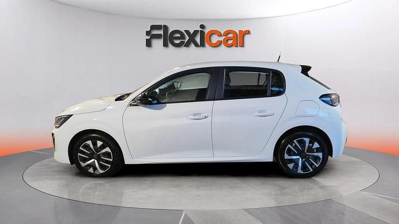 Usado Peugeot 208 Active 102 CV (75 kW) 2024 Blanco Utilitario