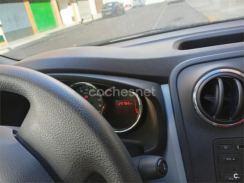 Usado Dacia Logan Ambiance 75 CV (55 kW) 2014 Blanco Familiar