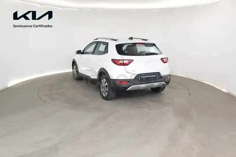 Usado Kia Stonic 100 CV (73 kW) 2025 Blanco SUV