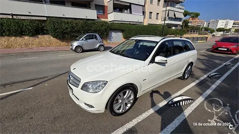 Usado Mercedes C220 Avantgarde 170 CV (125 kW) 2011 Blanco Familiar
