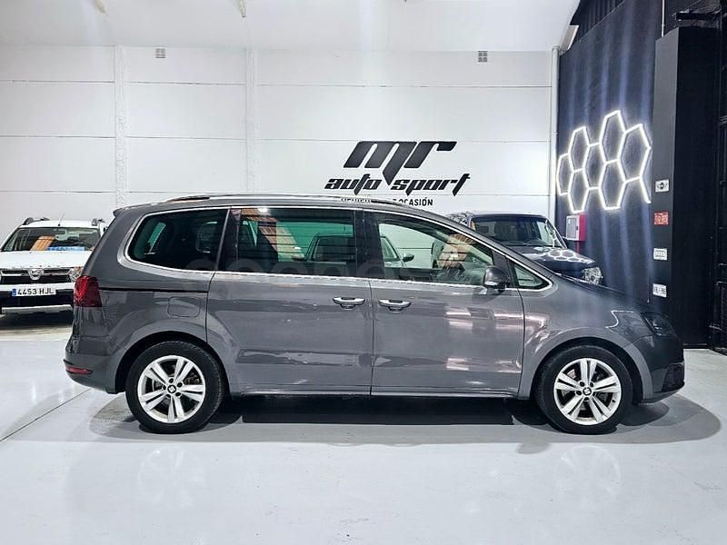 Usado Seat Alhambra Reference 150 CV (110 kW) 2018 Gris / plata Monovolumen