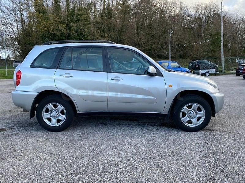 Usado Toyota RAV4 Luna 150 CV (110 kW) 2003 Gris / plata SUV